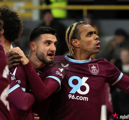 迈博体育 三连平!英超-舍什科双响海文乌龙送礼 曼联2-2伯