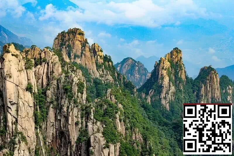 【EV扑克】泰山之巅首日 | 吕彦与何映含分别斩获开幕赛AB组CL,Day1共262人次参与,38人晋级Day2