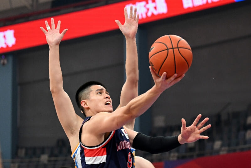 CBA焦点战前瞻：北京首钢vs广东宏远，防守与快攻的巅峰对决